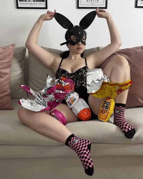 This is how this bunny is waiting for Easter. Do you like it?