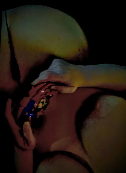 32f [showing off] Anyone else game better naked 🤔💦💦😘 ... ^ if u wanna see more of my gaming outfit 😈😜😘❤️🙏🙏...[f4f]💋