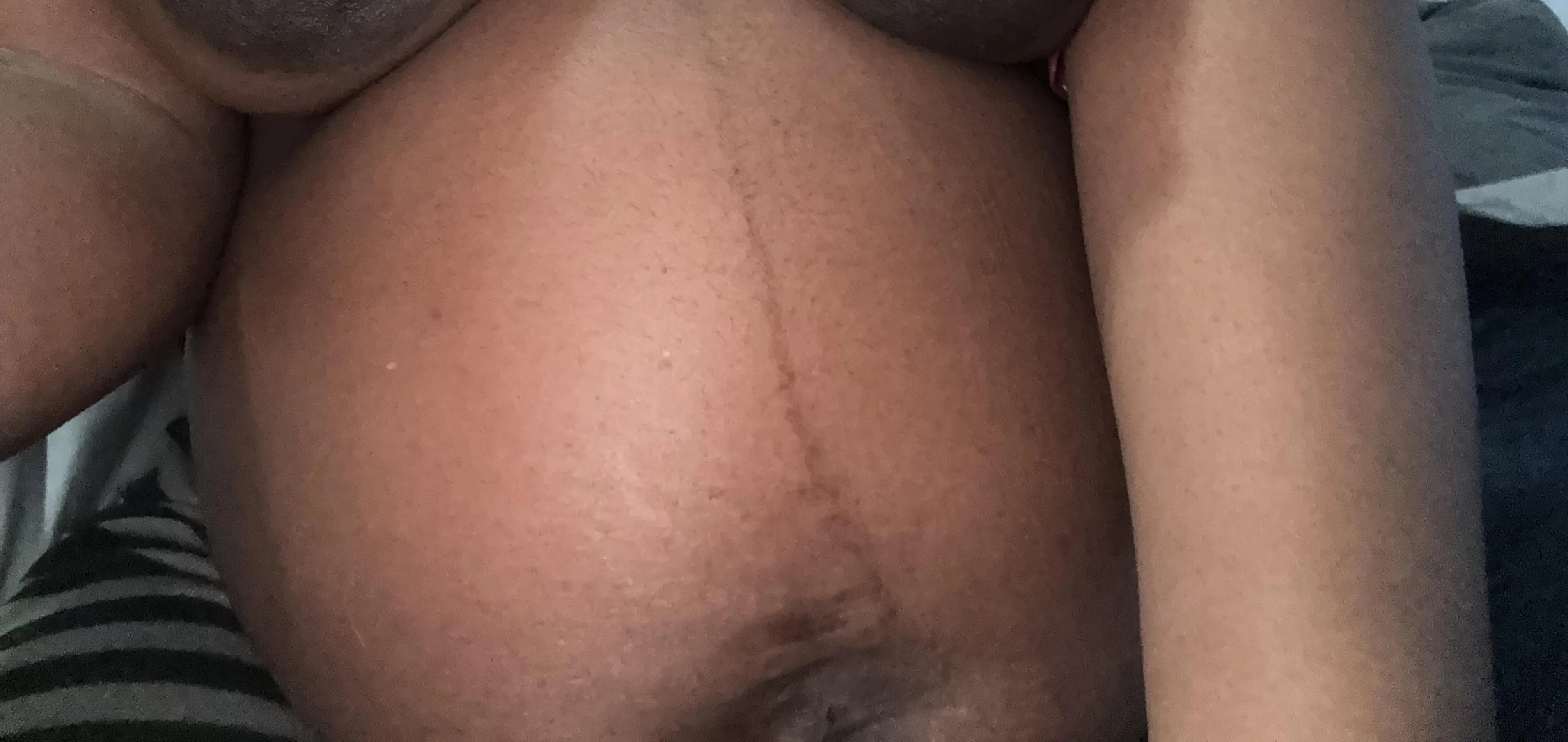 28 [mf4m] Springfield area. Looking for a big dick guy into pregnant women. No cigarette smokers and no uncut guys please