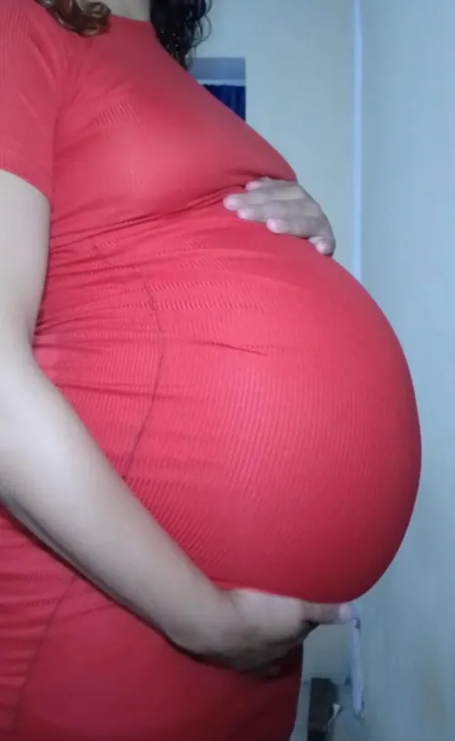 Big sexy pregnant belly