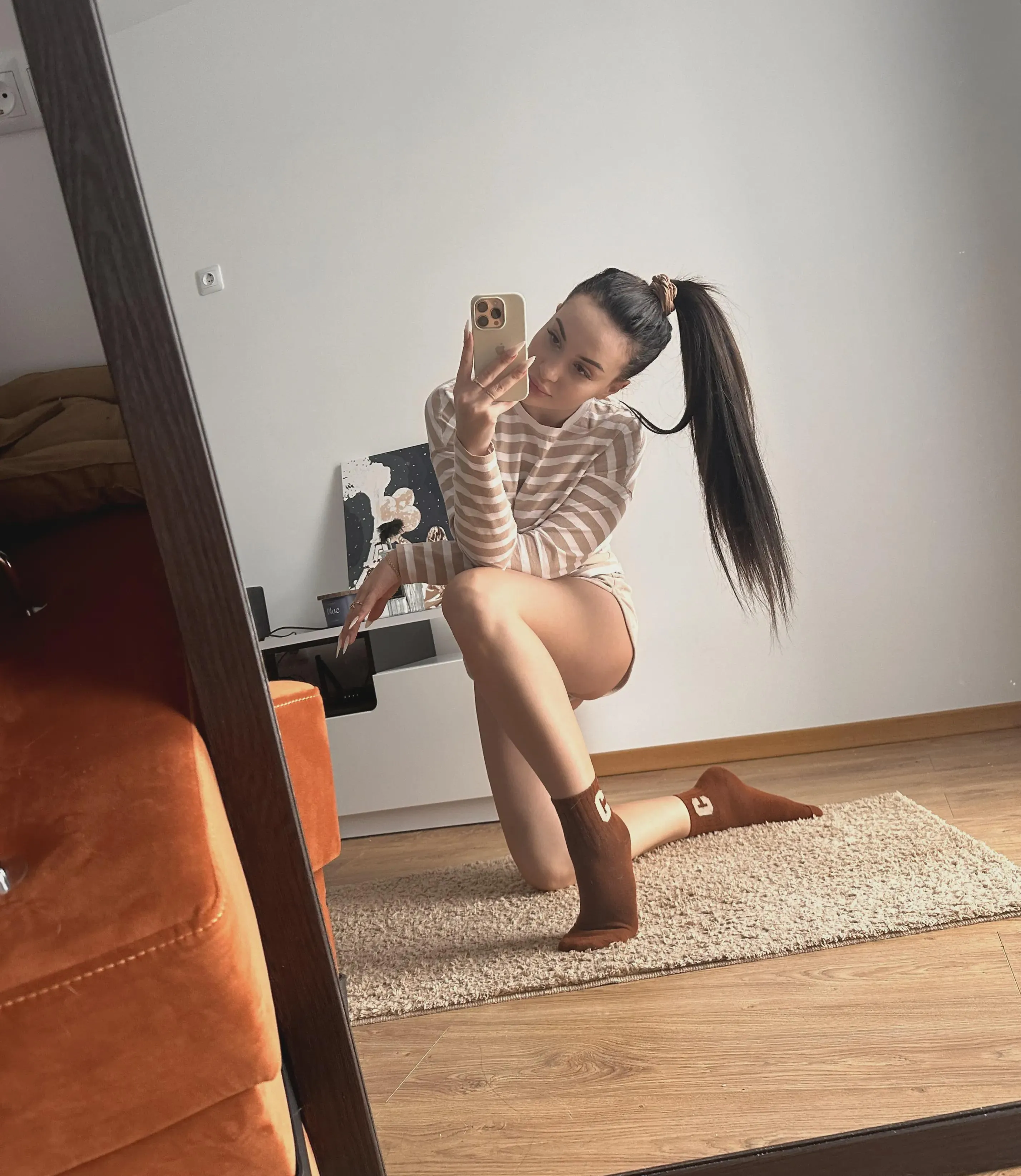 Legs so sexy, it’s dangerous AF