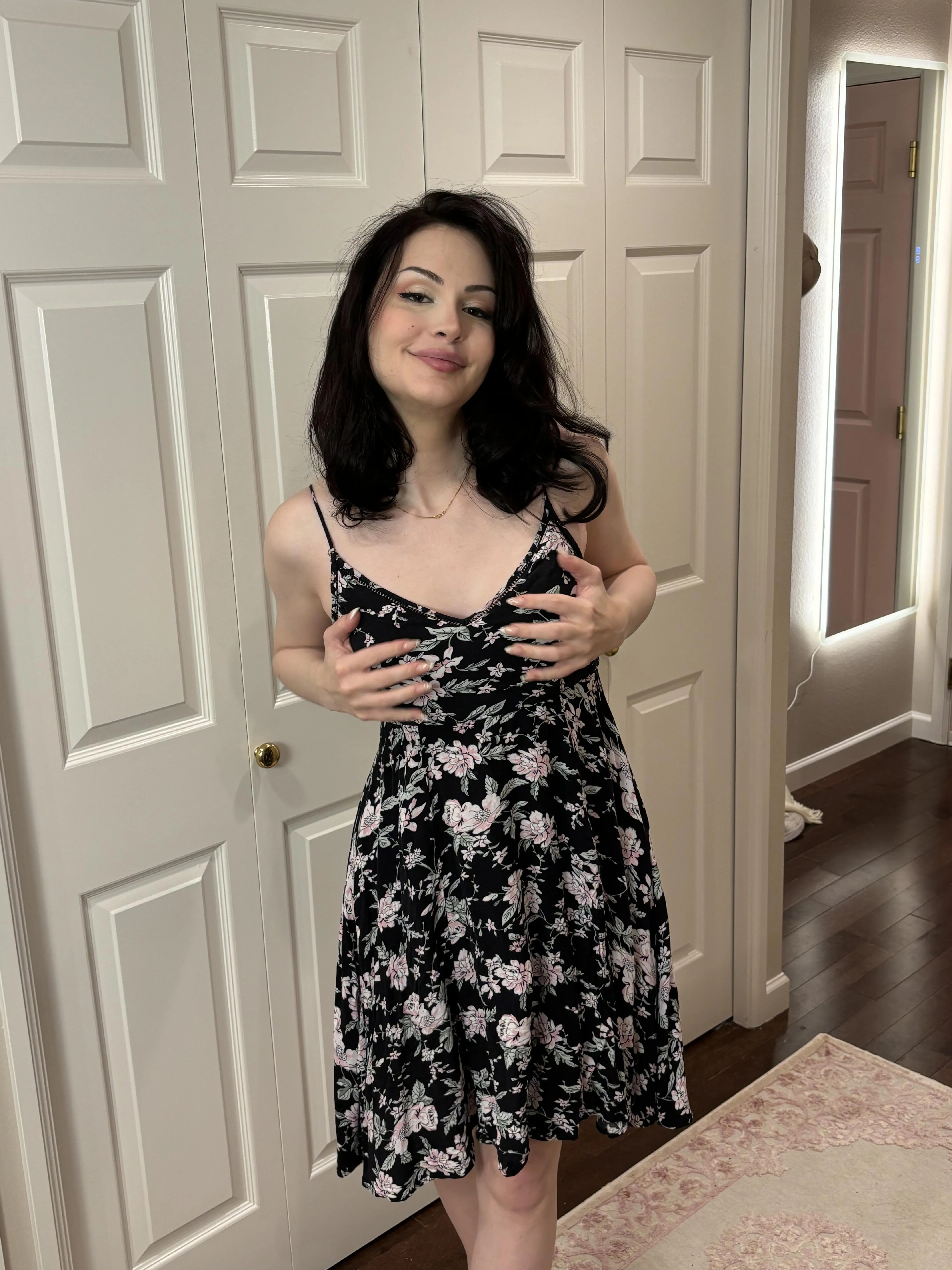 Any curious Redditors want to try girlcock?