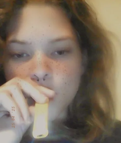 bro what do u do when ur bf ghosts you after making you a drawing w/a note on the back