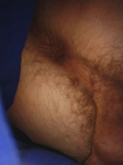 Where are the bttm/vers dudes who like eating ass?