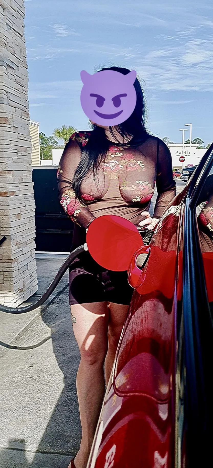 Do you think anyone noticed me at the pump?