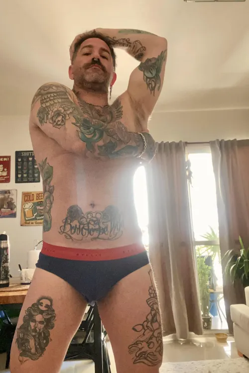 [37]Those who love extreme pleasure seek me, I know how to make them explode