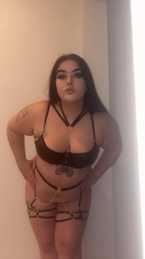 Age/race play, vore, giantess, forced bi/intox, sissification, scat/pee, and more ! Check out my menus below