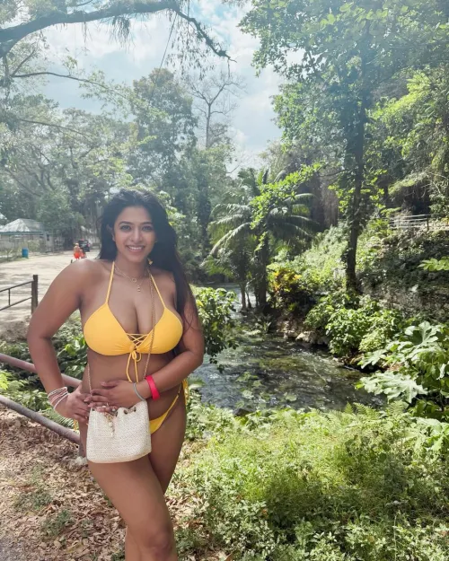 Bengali housewives are the best celebs