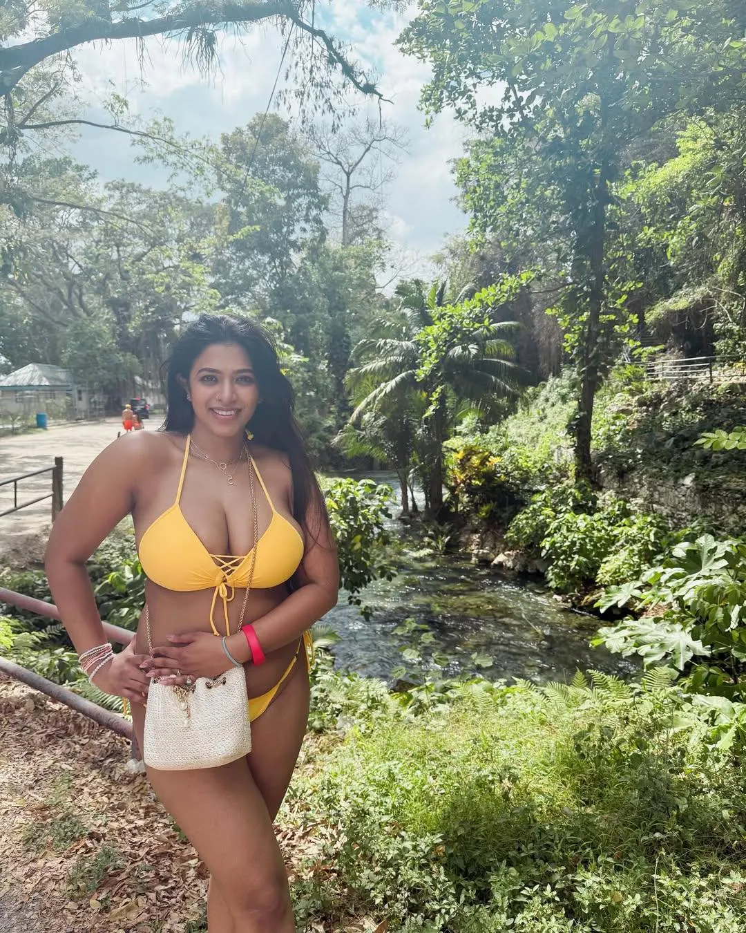 Bengali housewives are the best celebs