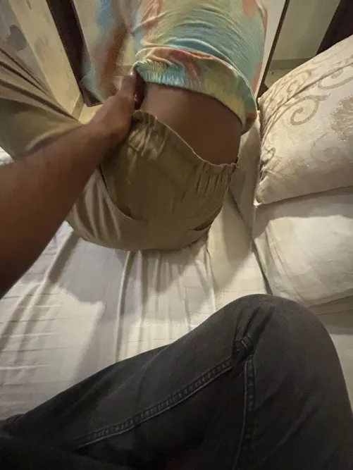 Bumble date with this brown hottie. Upvote and comment if you want to see more