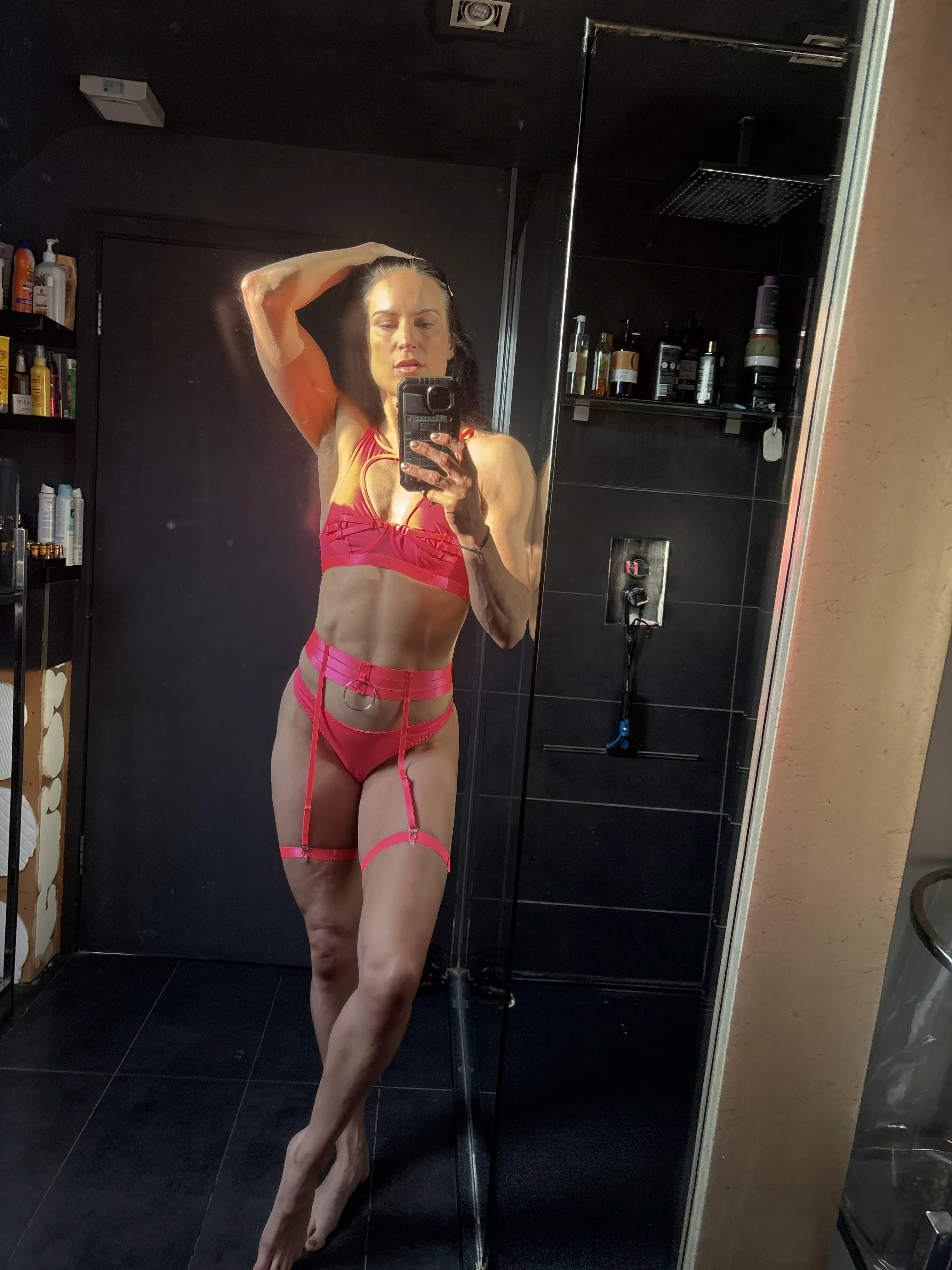 Do I look good in this outfit?