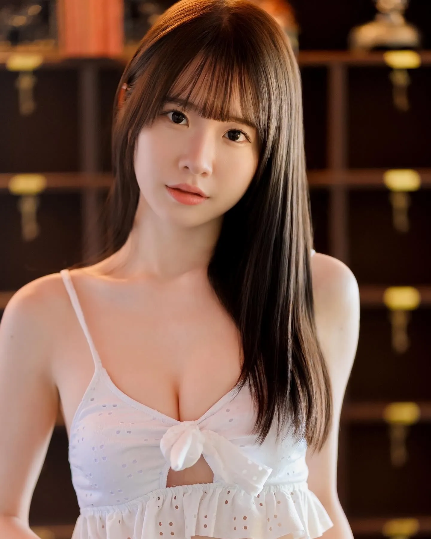 Emika Shirakami 白上咲花