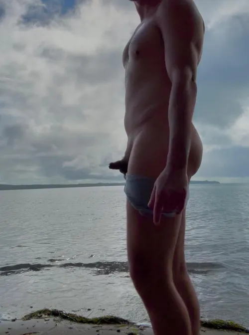 Ever felt bold enough to stay like this? (37)