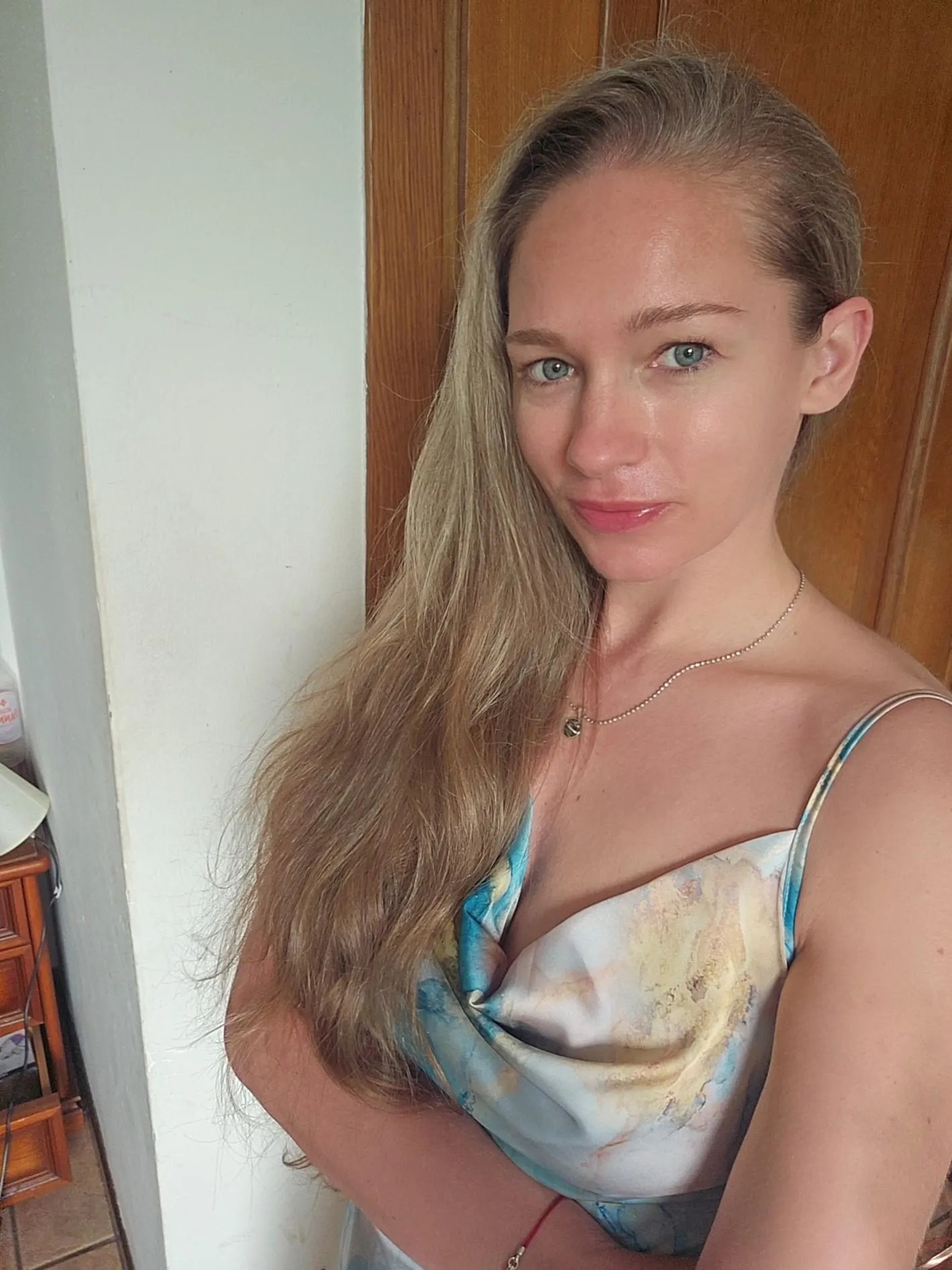 Hope you love blonde cougars with huge ass? Freee OF in comment