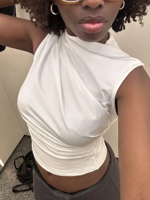 Schwarze Göttin W22 nimmt langfristige Sklaven auf (Tribut Pflicht!)