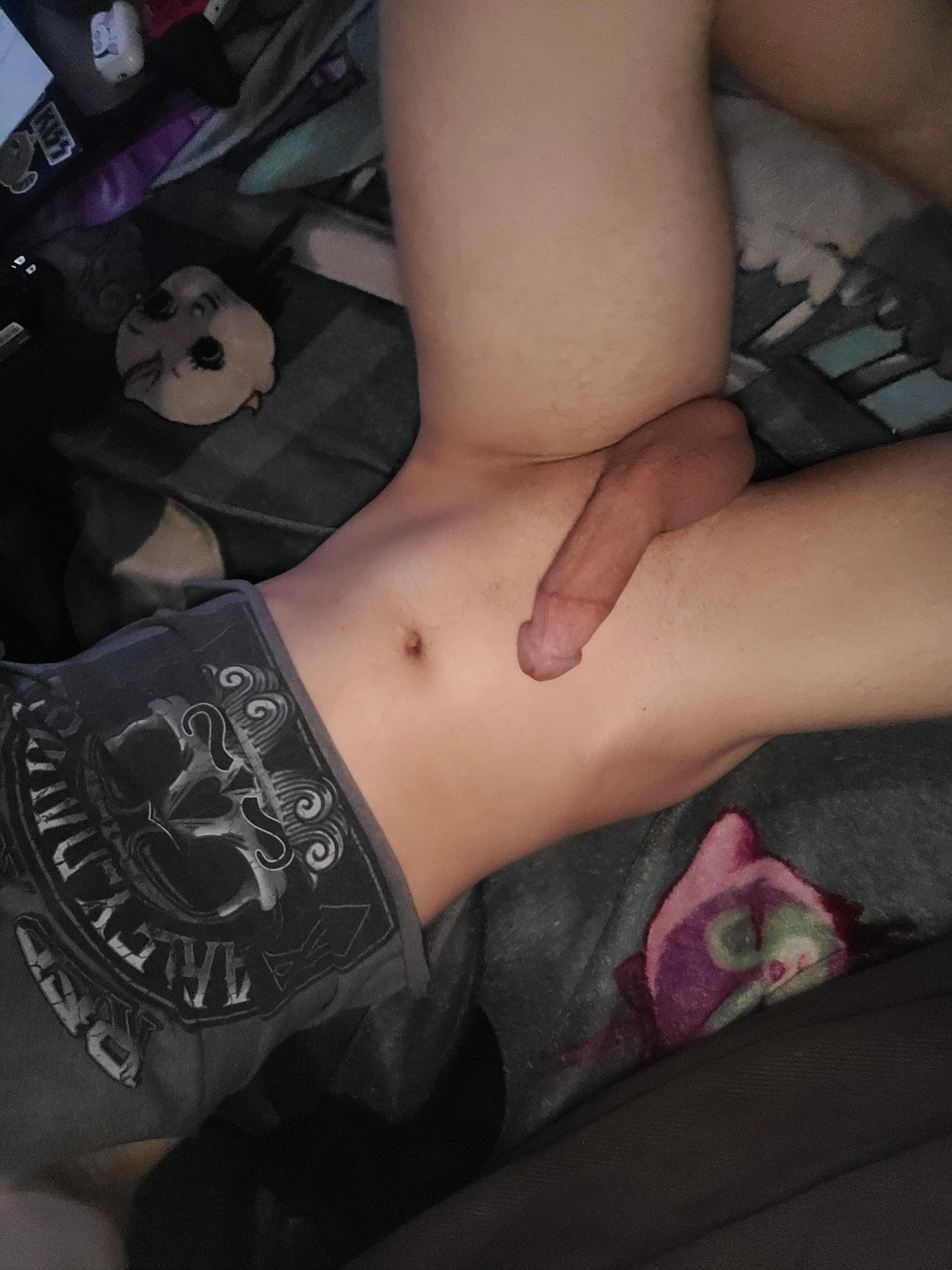 Want to hangout with me?🖤