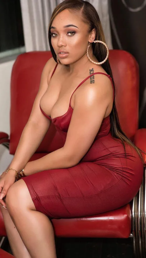 Weekly Secret Sweetheart: 05.03.25 (16 Photos)