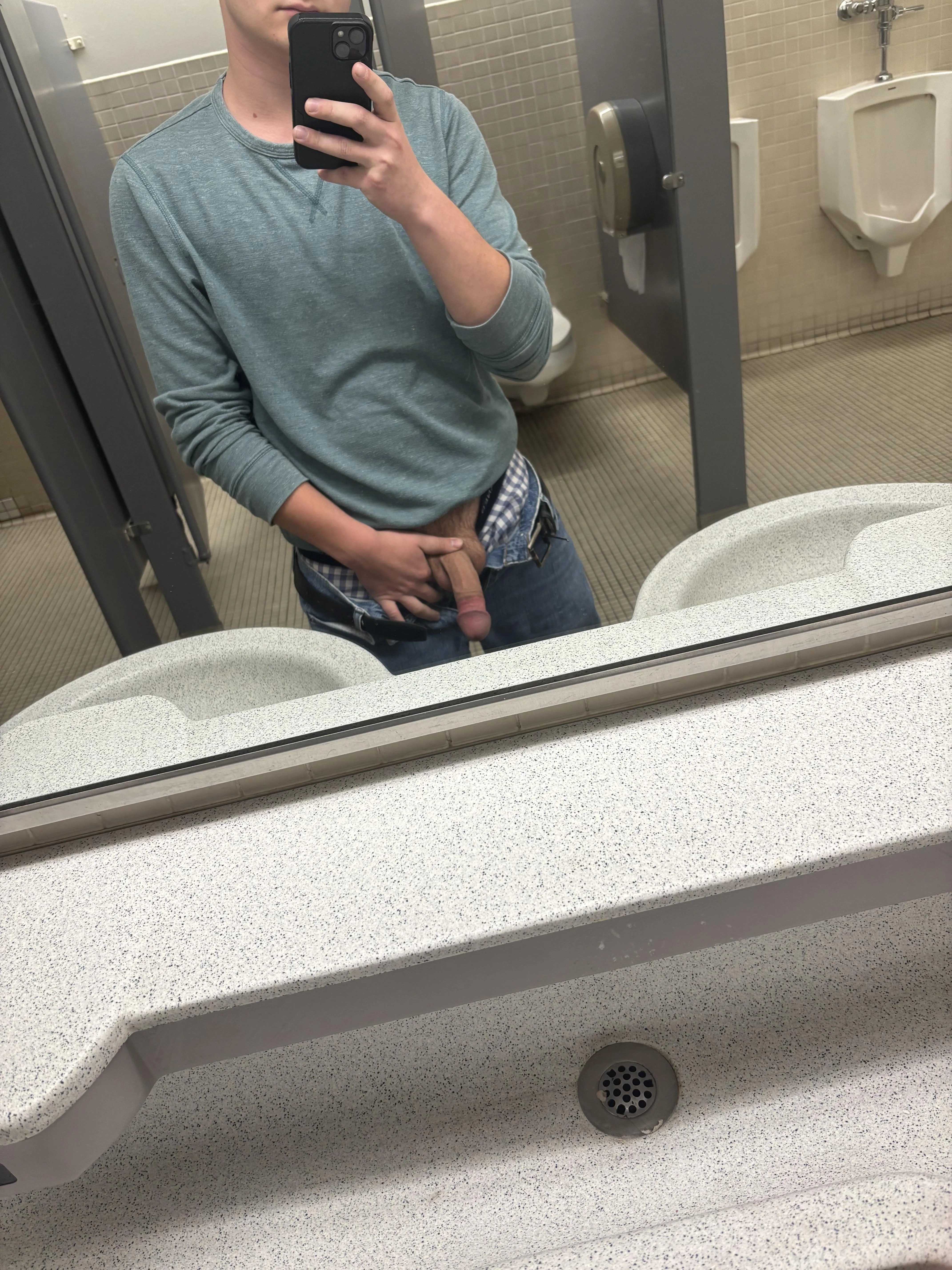 Who wants to have fun in the college bathroom 😈