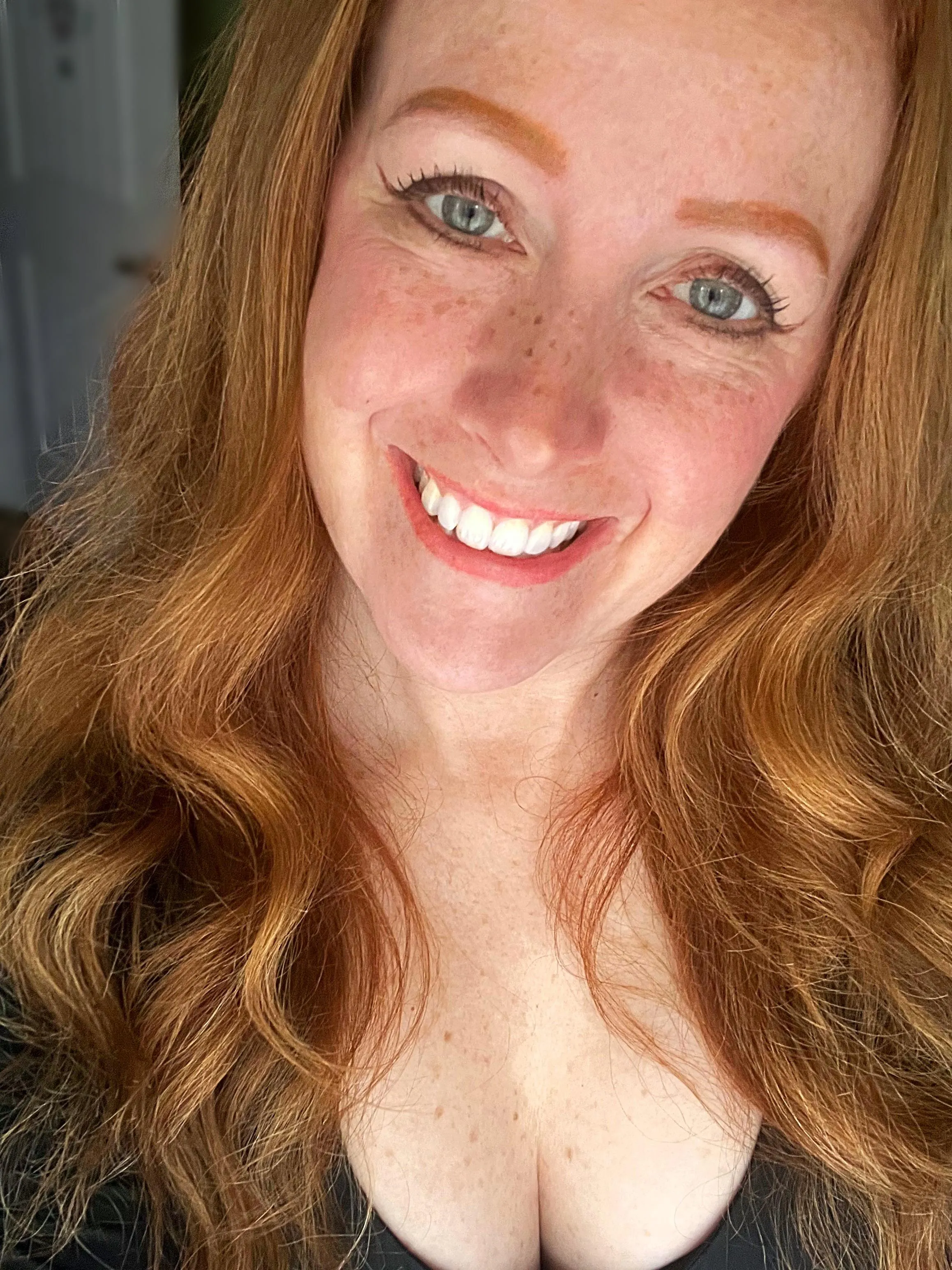 [IRTR]feeling sexy in black, and extra freckles