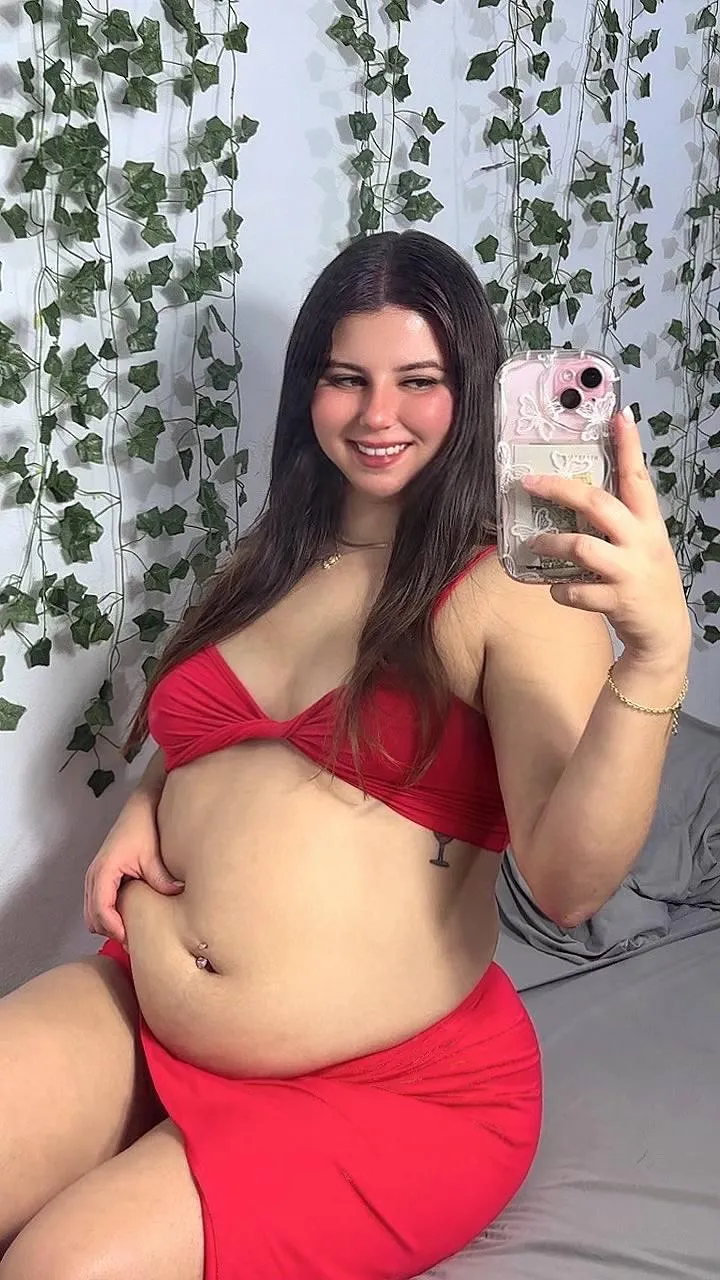 Plumpy and horny 😏