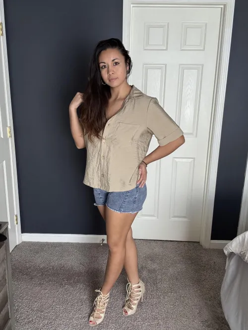 Beige heels are cute