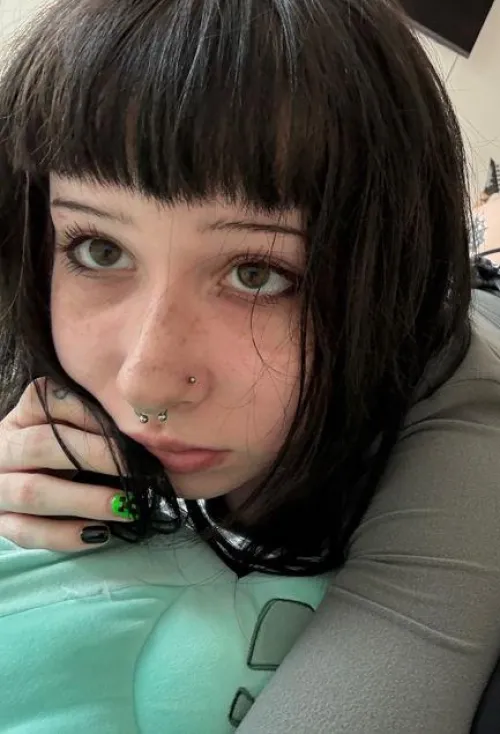 the sun brings out my freckles and i love it