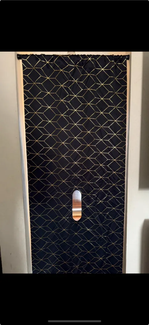 27 [91411] #LosAngeles - Glory hole In Van Nuys CA Looking to suck and get face fucked. Wet pussy mouth here!!