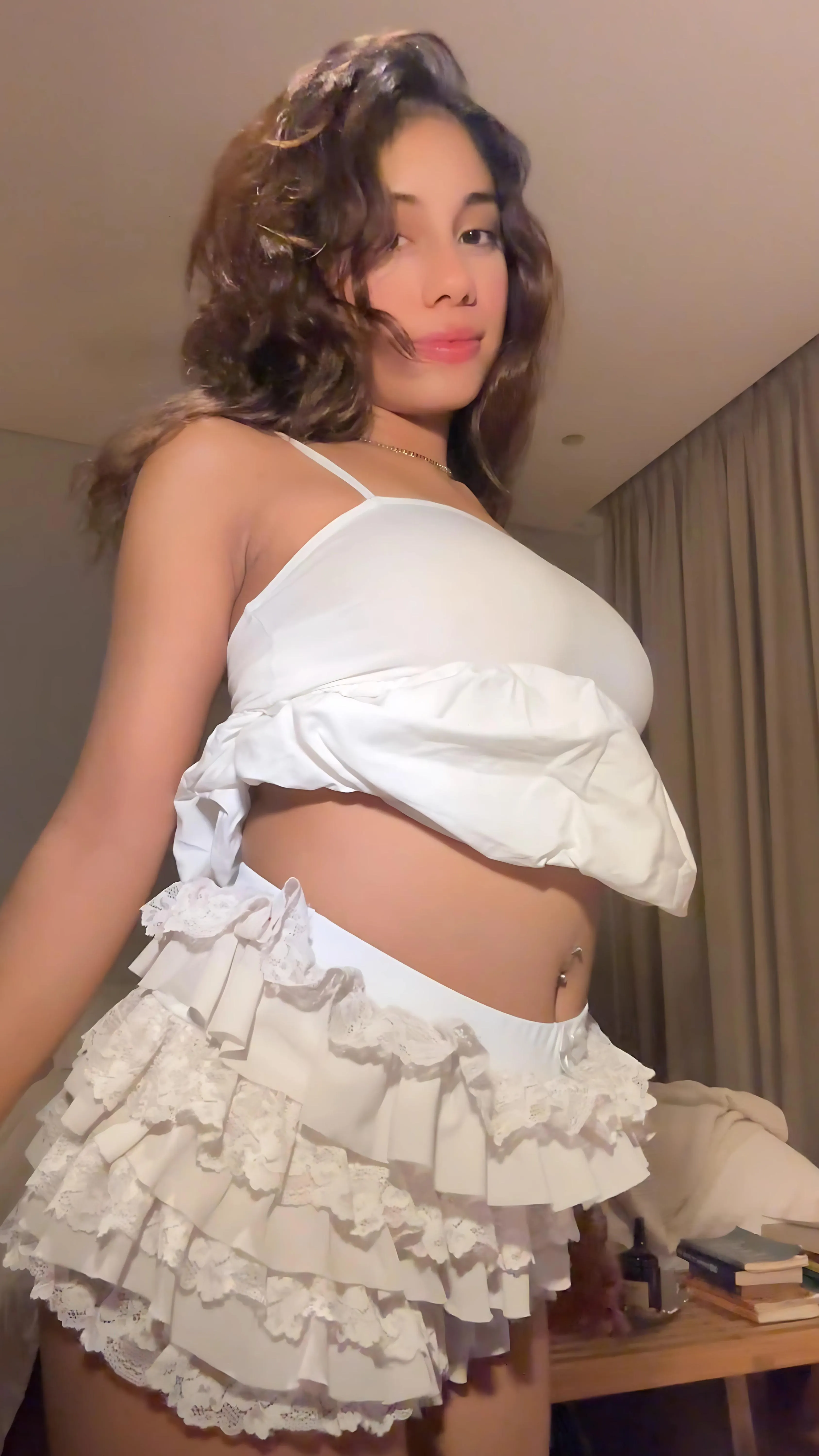 I absolutely love how round I’m getting 🥰