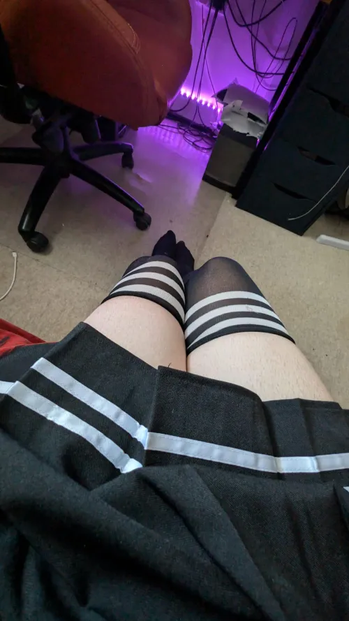 Looking for femboy to have fun with im dom