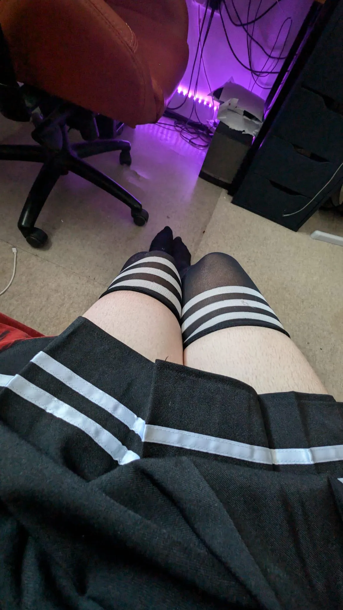 Looking for femboy to have fun with im dom