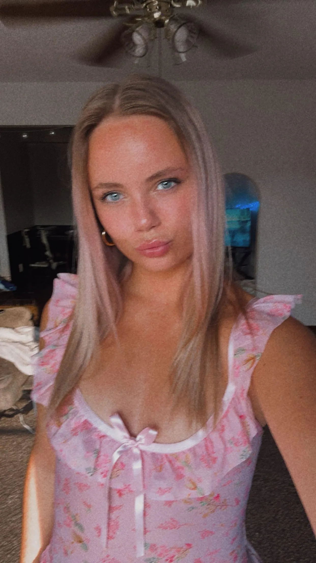 My lips do all the talking CHECK COMMENTS