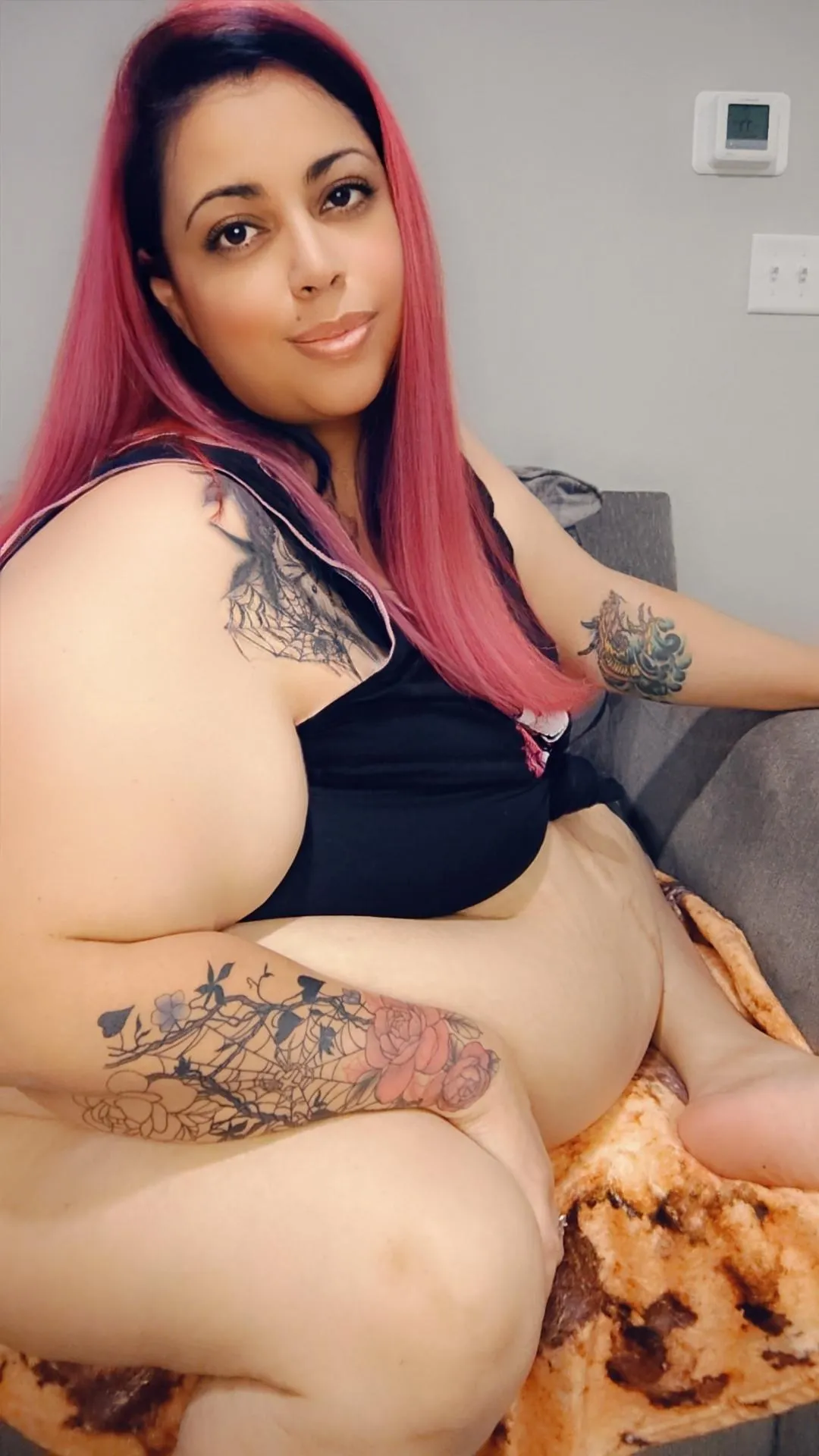 This belly craves your hands 🥵