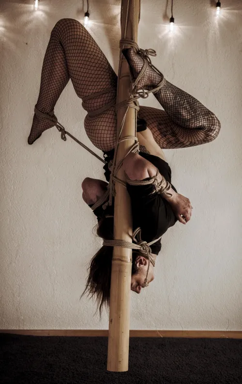 twisted floating hashira