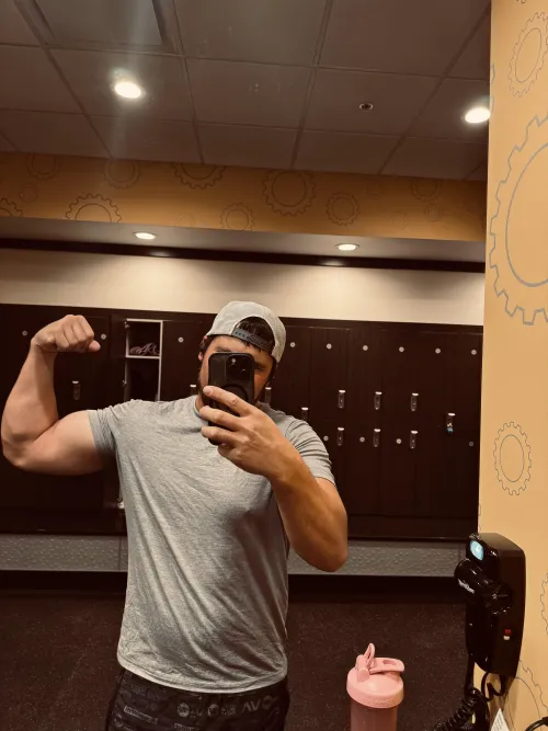 34 M4F or MF Bozeman -  Free tonight. Let’s meet for a drink or something?