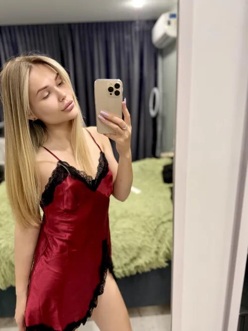 Do you like my nightie?