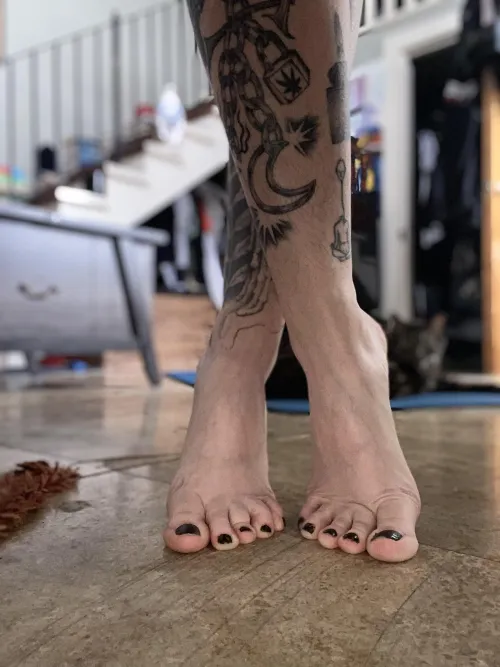 lil goth feet [OC]