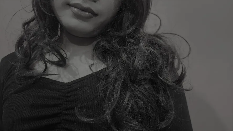 Those lips are dying to kiss you and yours 😉💕