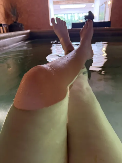 Chaos aligns  Order subsides