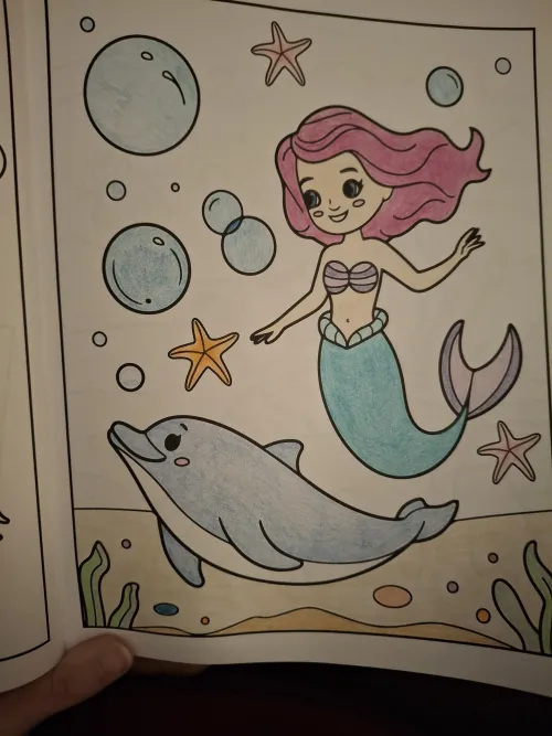 🧜‍♀️ colouring before bed time