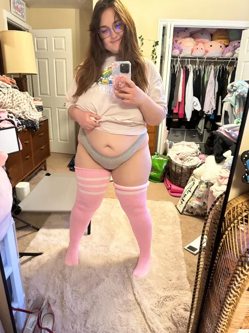 Have you ever ate a girls pussy while she was taking a dab, if not are you up for it