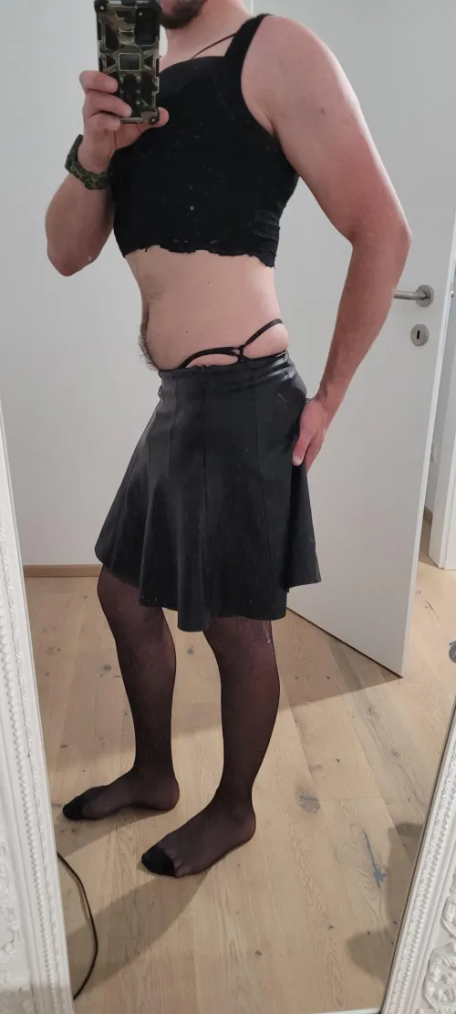 Hy i am max and i am new here i hobe you like my Postings 🙈🥰🤭