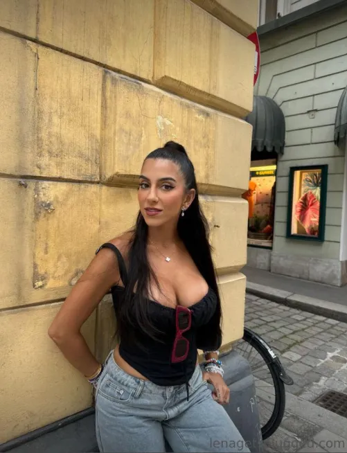 Is it just me, or does this situation call for a little naughty adventure? 😈