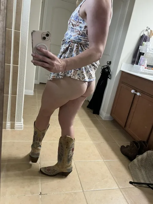 Moms need to have fun too