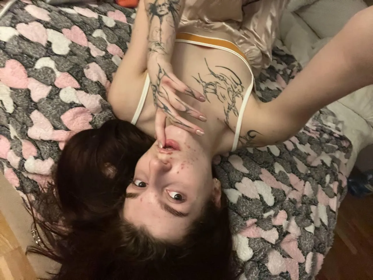 It’s small but hopefully enough to make u want to fuck me