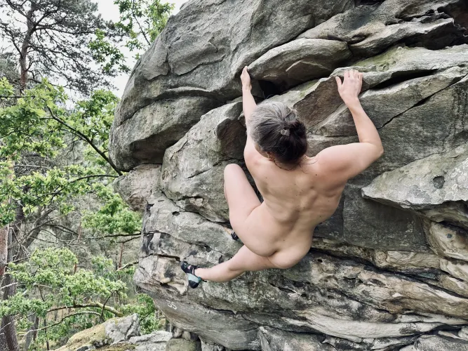 Just hanging in there - nude bouldering
