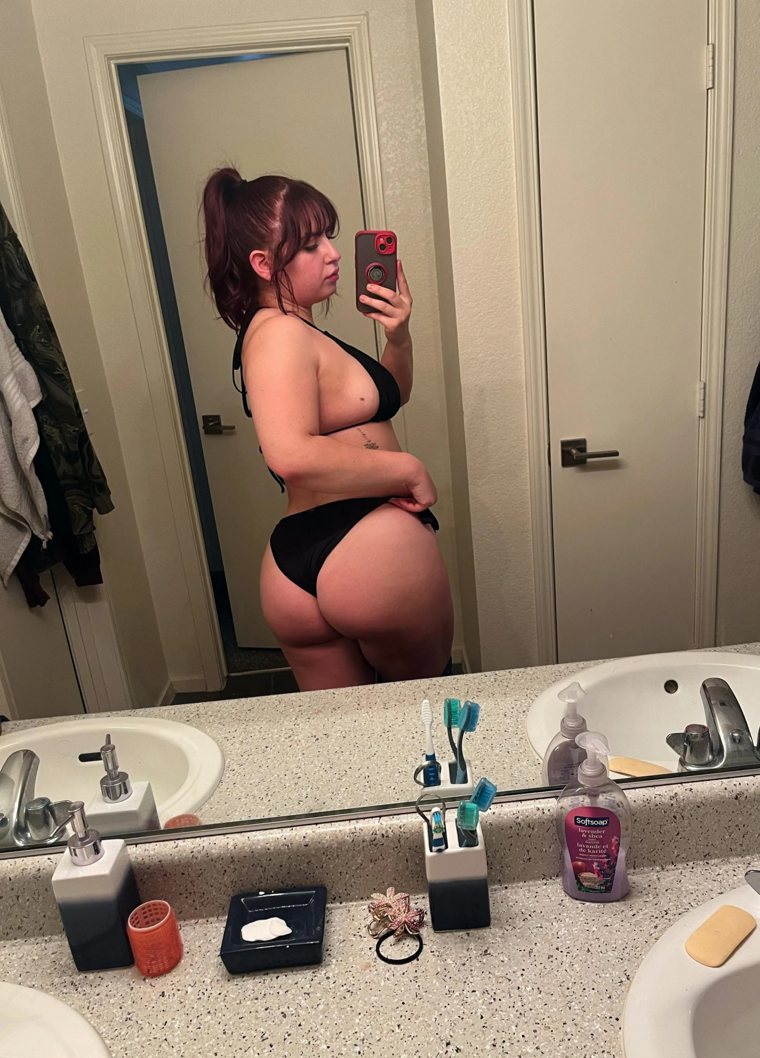 wanna insert something hard in between my cheeks? 🍑