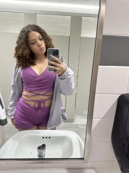 hii papii, doing custom content! 🥰