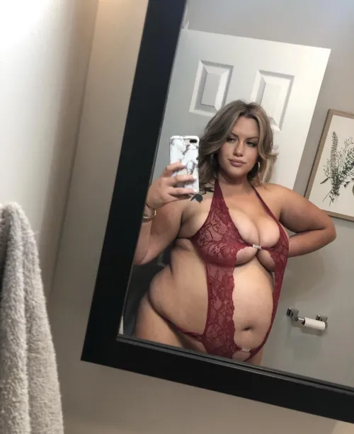 Horny this morning, how would you make me cum? 😈