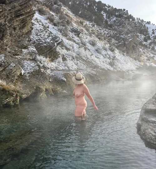 Sexy Moms love being naked in hot springs 🥵