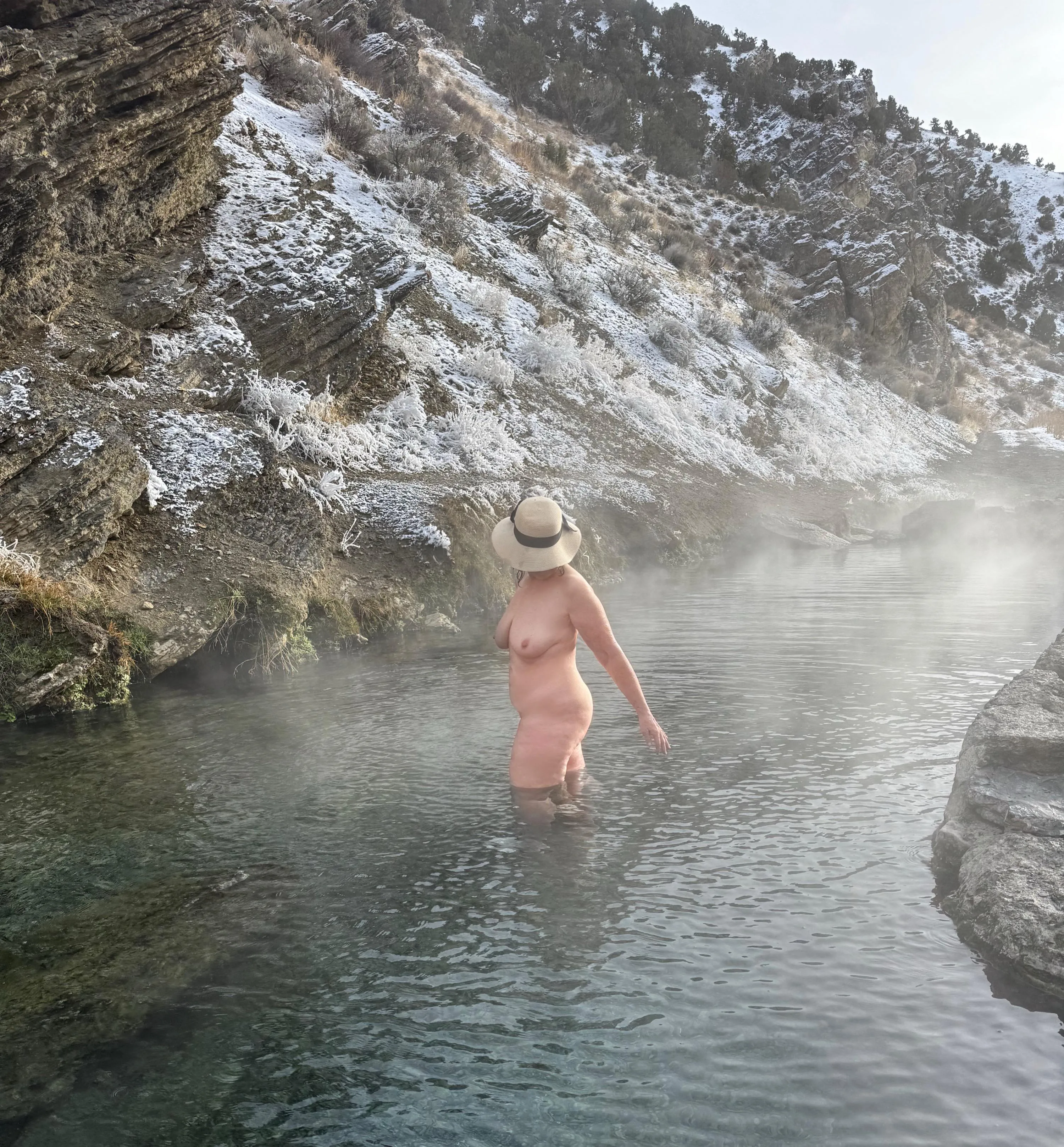 Sexy Moms love being naked in hot springs 🥵